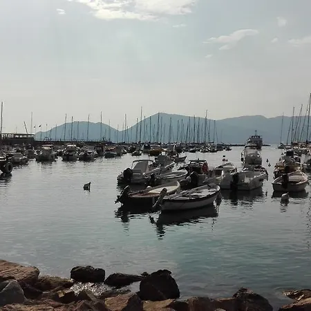 Ely's Διαμέρισμα Sarzana