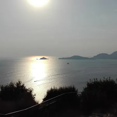 Διαμέρισμα Ely's *